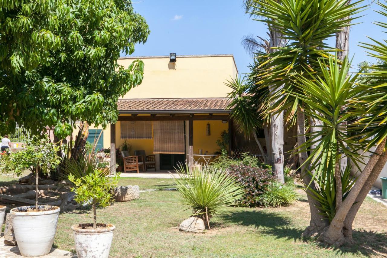 B&B I Tre Ulivi Salice Salentino Exterior photo