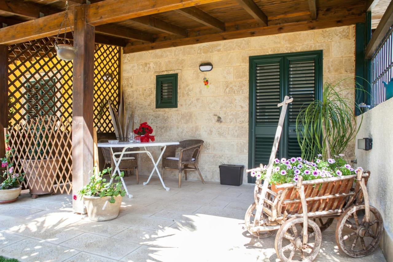 B&B I Tre Ulivi Salice Salentino Exterior photo