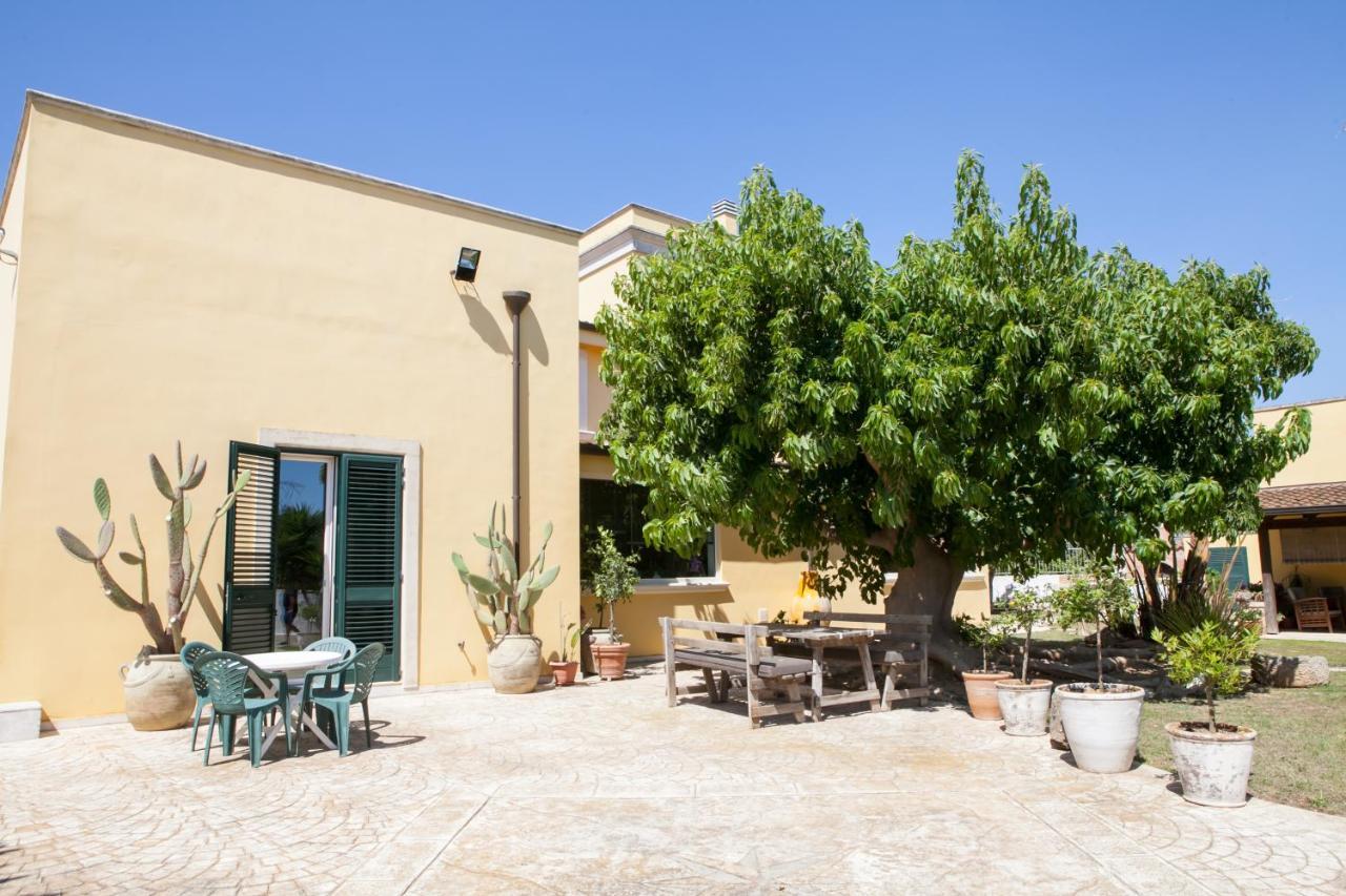 B&B I Tre Ulivi Salice Salentino Exterior photo